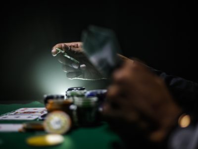 como jogar poker